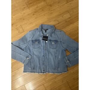 NWT Baccini Classic Light Wash Denim Jean Jacket Raw Hem Vintage Inspired Sz L